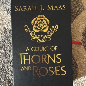 A court of thorns and Roses hardcover special edition